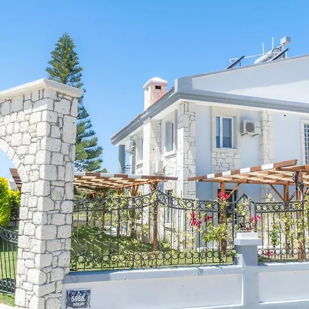 Sakiz Kizi Butik Otel Alacati